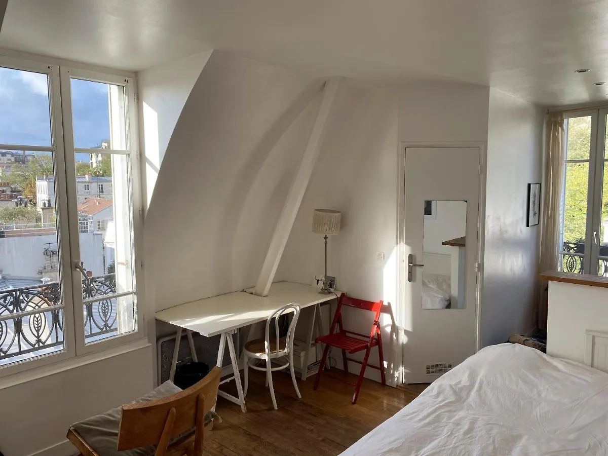 Amazing View In Montmartre Apartment Paris France