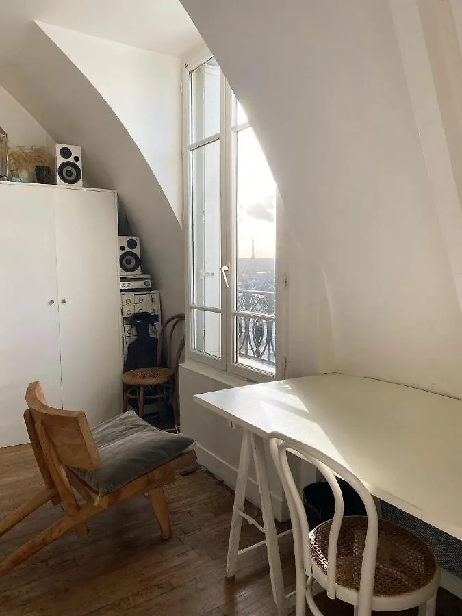 Amazing View In Montmartre Apartment Paris